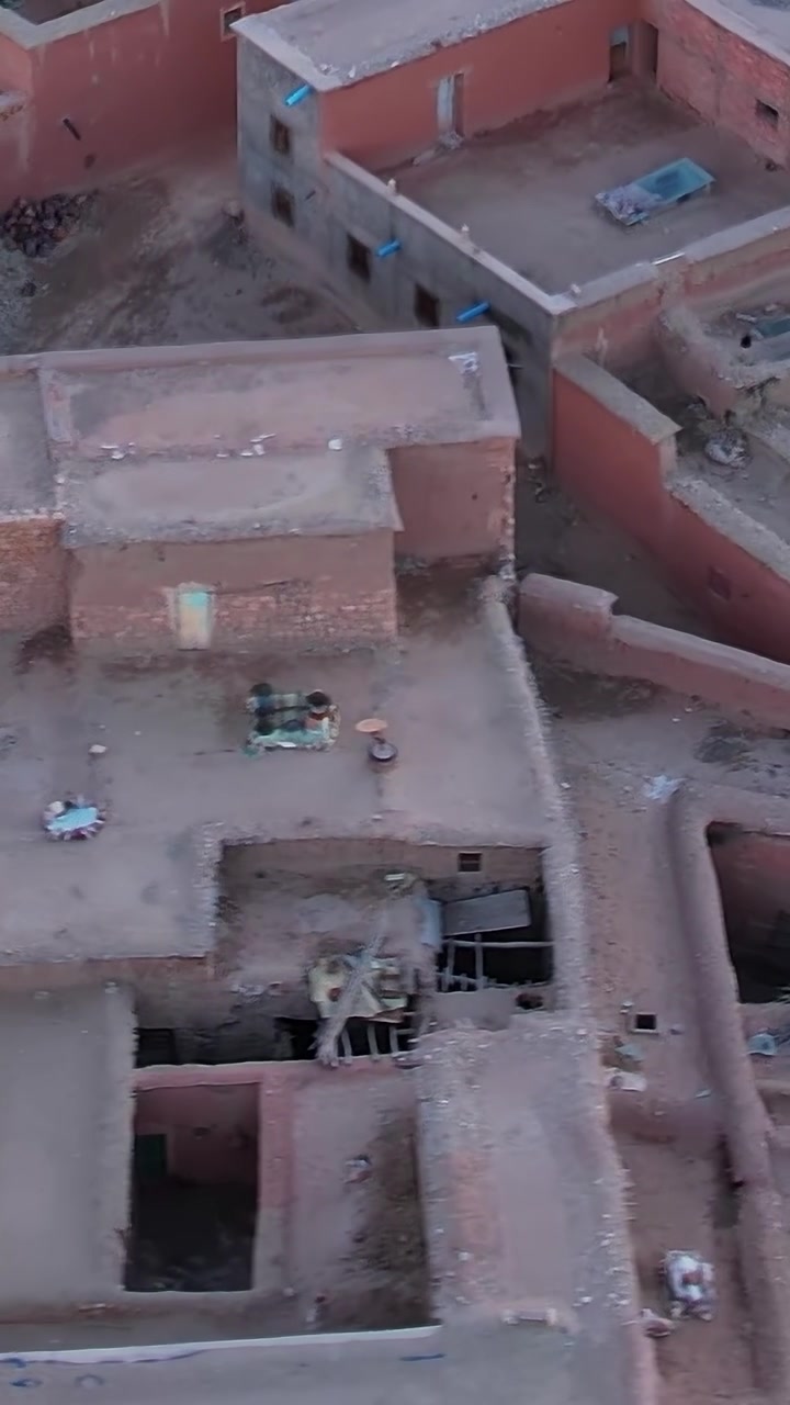 Veduta aerea di edifici in una città marocchina durante il giorno