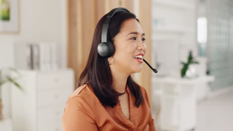 Business-woman,-face-or-talking-on-call-center