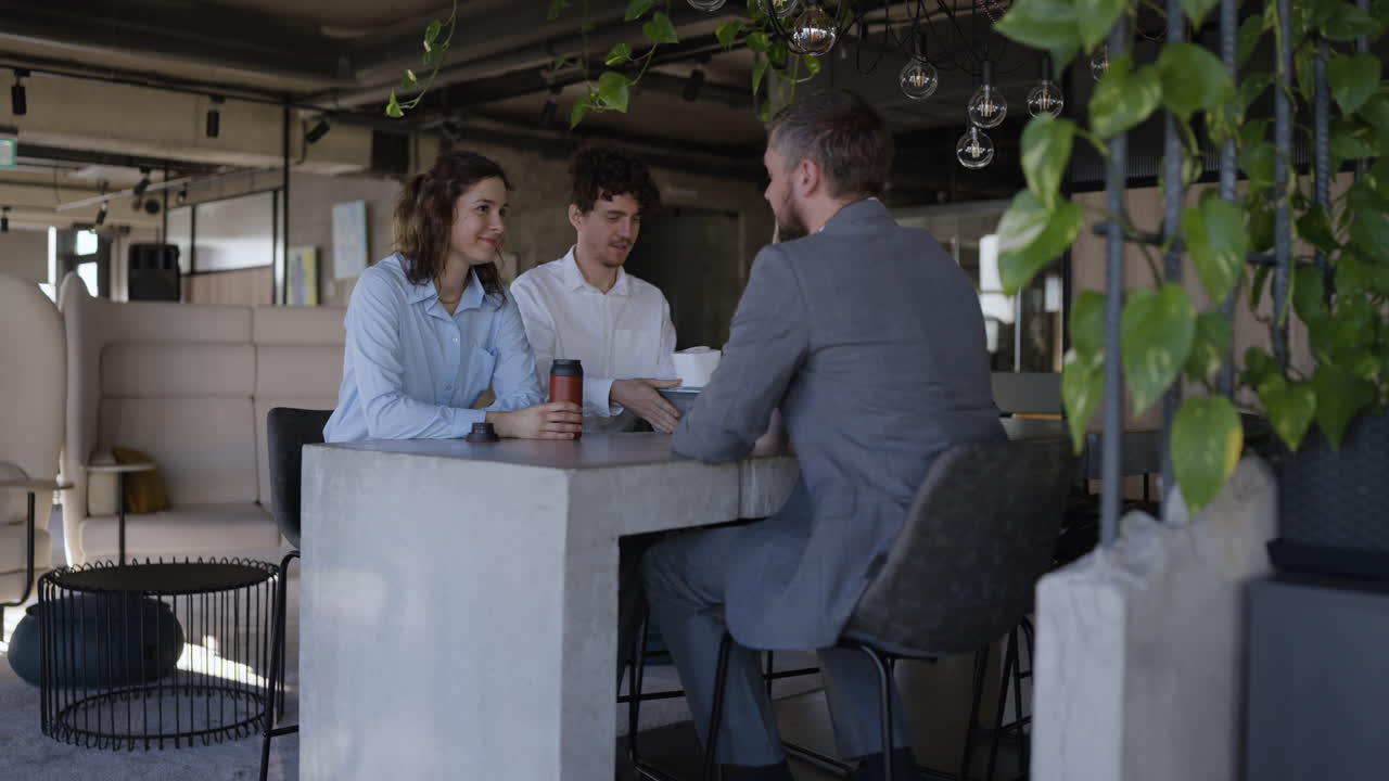 reunión de negocios en una oficina moderna