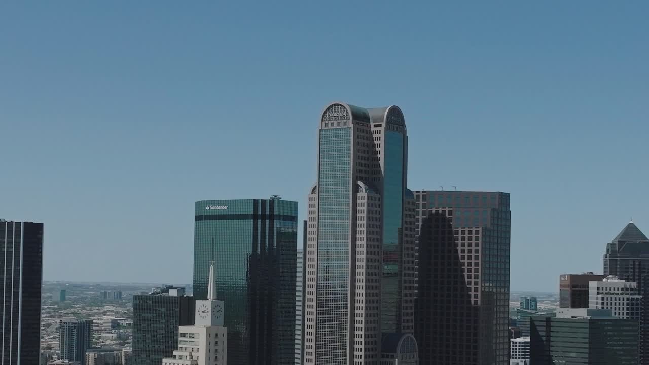 Vista dall'alto dello skyline del centro di Dallas con edifici della città