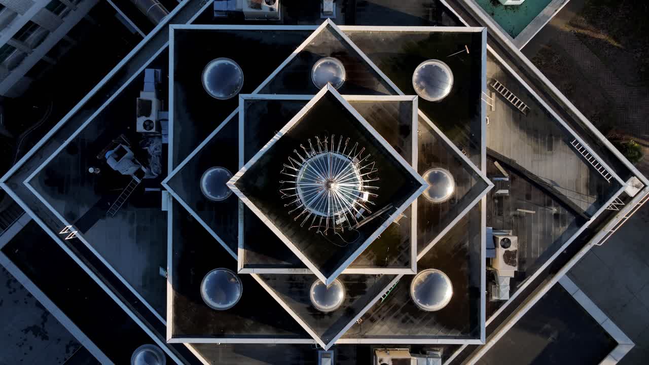 캐나다 밴쿠버에 있는 칼사 디완 소사이어티 (khalsa diwan society) 의 시크교 사원.