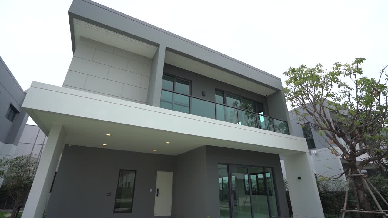 diseño exterior de casa de lujo moderno y elegante, luz del día