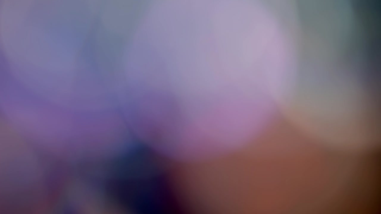 imágenes de fugas de luz multicolor sobre fondo negro, transiciones de superposiciones de fugas de destellos de lente