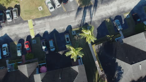 Imágenes-Aéreas-De-Una-Comunidad-Residencial-En-Miami,-Florida