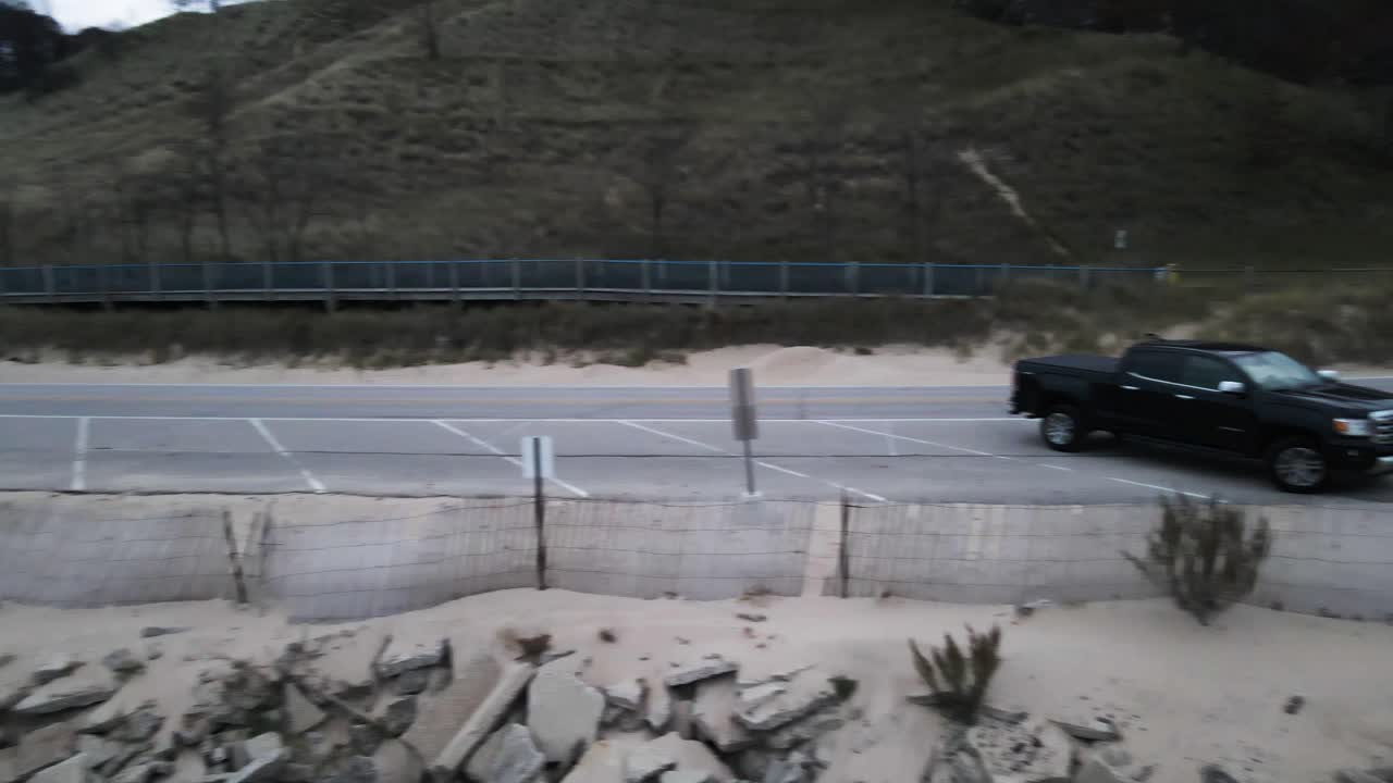 초겨울 동안 미시간 호수에 바람이 부는 날