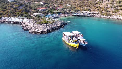 toma de drones de los barcos en el mar