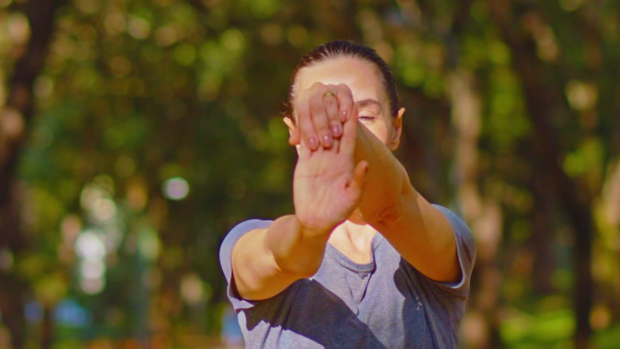 팔다리와 손가락을 는 것