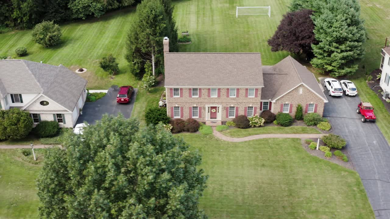 Upscale expensive modern homes in American housing community