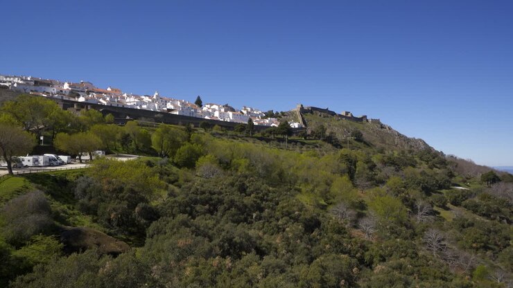 Villaggio di Marvão sulla cima della montagna in Alentejo, Portogallo.