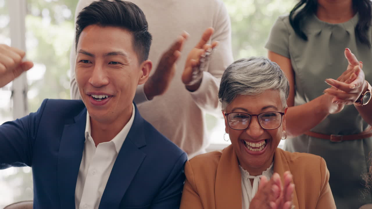 사업가들, 팀과 박수