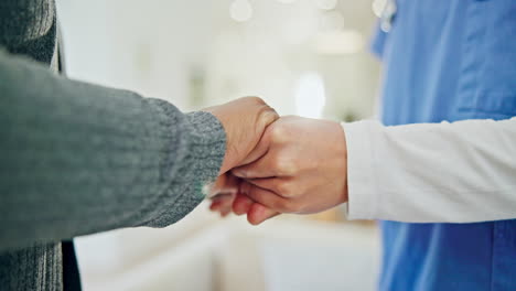 People-holding-hands,-nurse