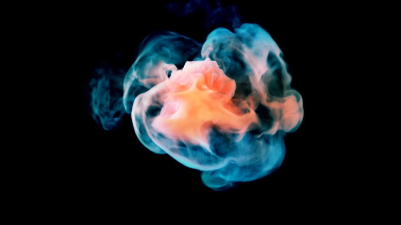 Esplosione di forma di fumo astratta
