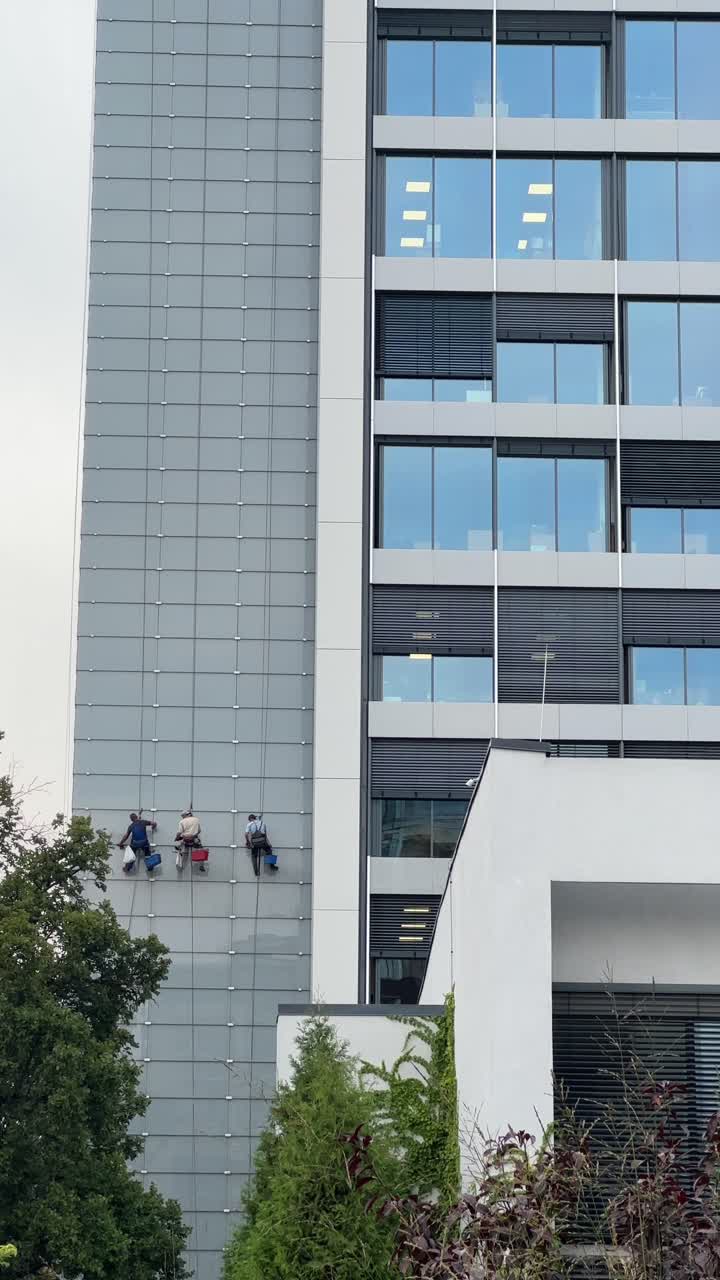 limpieza de la fachada del edificio
