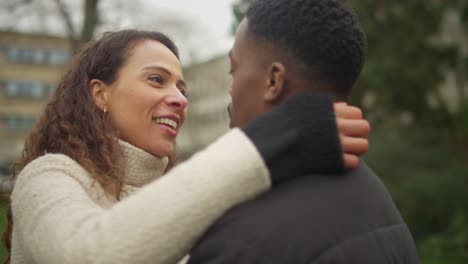 Man-and-Woman-Kissing