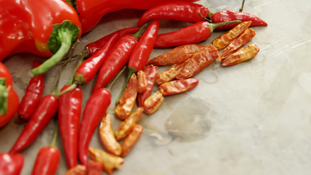 chiles rojos, pimienta roja seca y capsicum 4k
