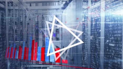 animación de procesamiento de datos estadísticos y forma triangular abstracta girando contra la sala del servidor