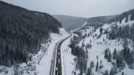 Luftaufnahmen-Eines-Schrecklichen-Staus-Auf-Der-I-70-In-Colorado