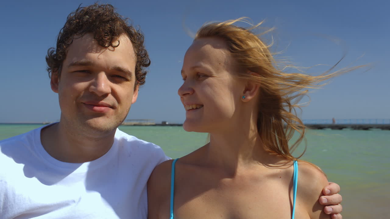 счастье - это быть вместе.