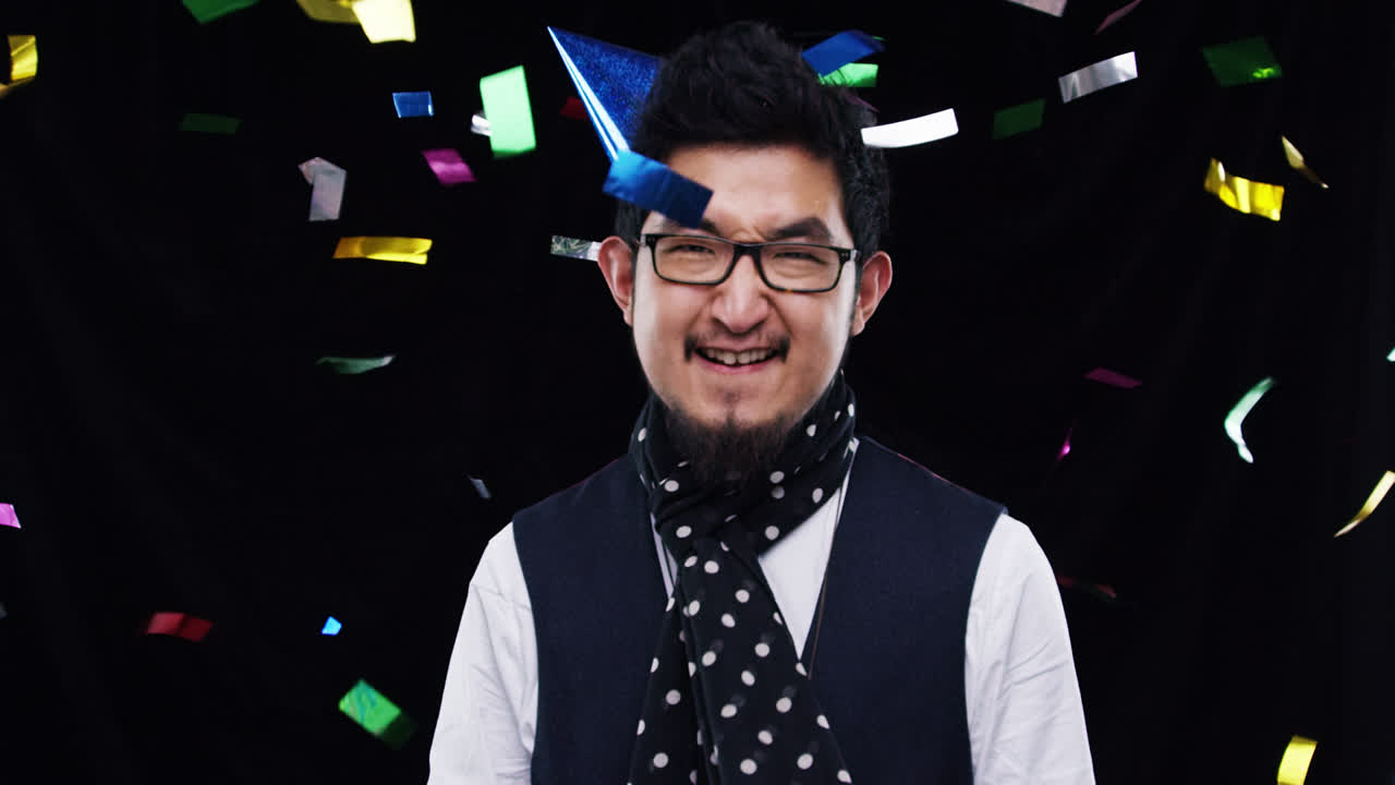 아시아 남자 춤추는 느린 동작 파티 사진 부스