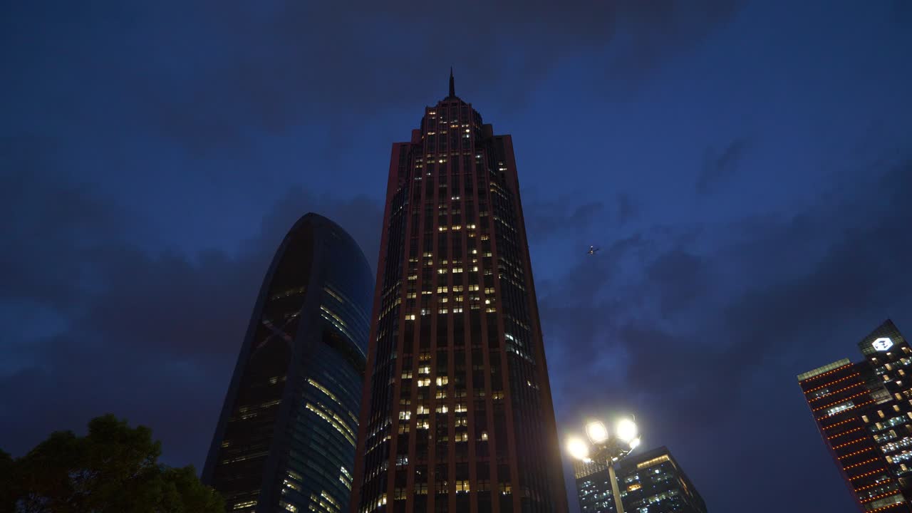 noche iluminada ciudad de guangzhou centro famoso rascacielos panorama 4k china