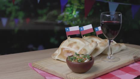 empanadas y pebre fiestas patrias chile servicio de vino en el patio trasero