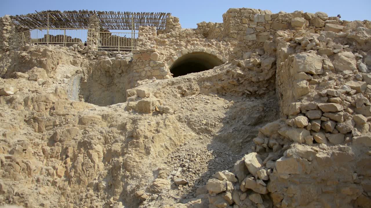 algunas de las ruinas de la antigua fortaleza de masada en israel