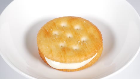 white chocolate cracker sand