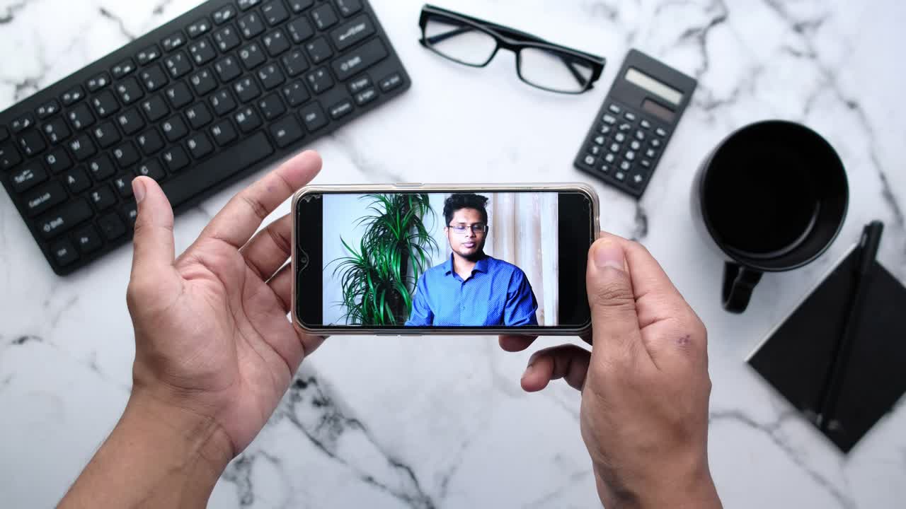 llamada de video en el teléfono inteligente