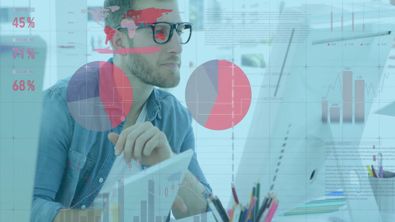 animación del procesamiento de datos financieros sobre empresario caucásico usando computadora.