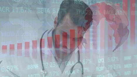 animación de procesamiento de datos, globo y estadísticas sobre un médico con estetoscopio