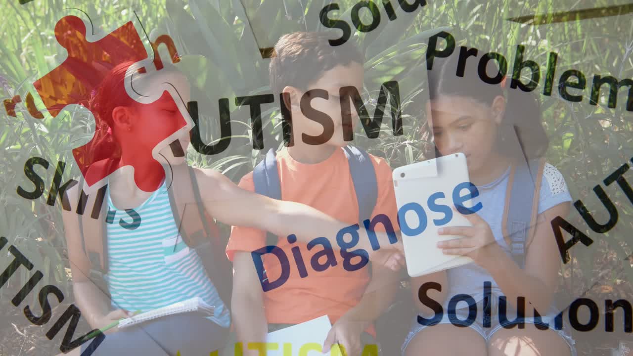 анимация красочных кусочков головоломки и текста об аутизме над школьниками с помощью планшетов