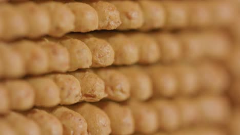 una pila de galletas