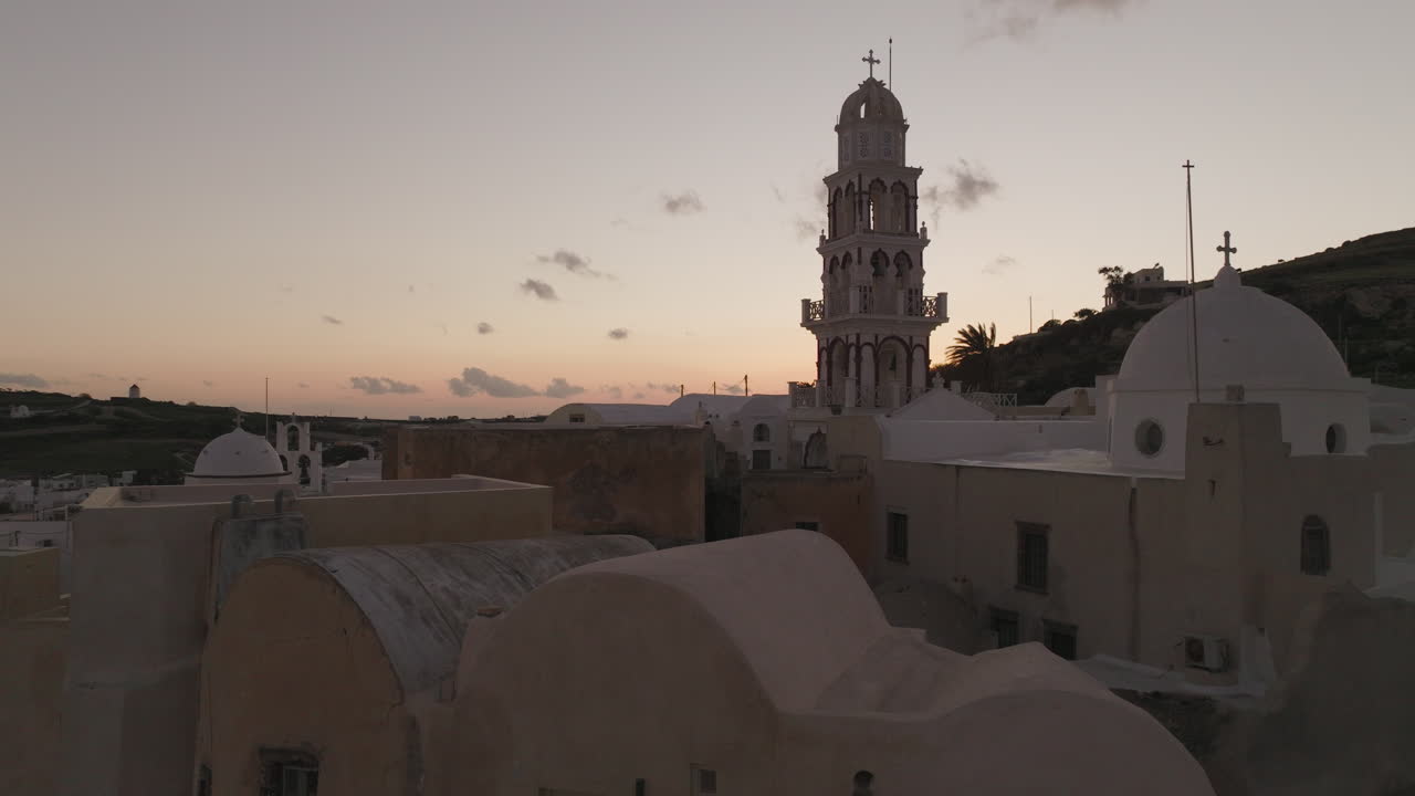 vista del atardecer de un pueblo griego