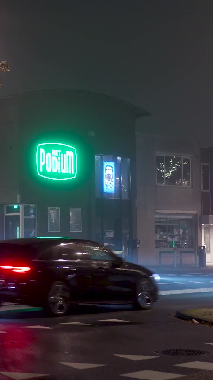 Night view of Het Podium restaurant