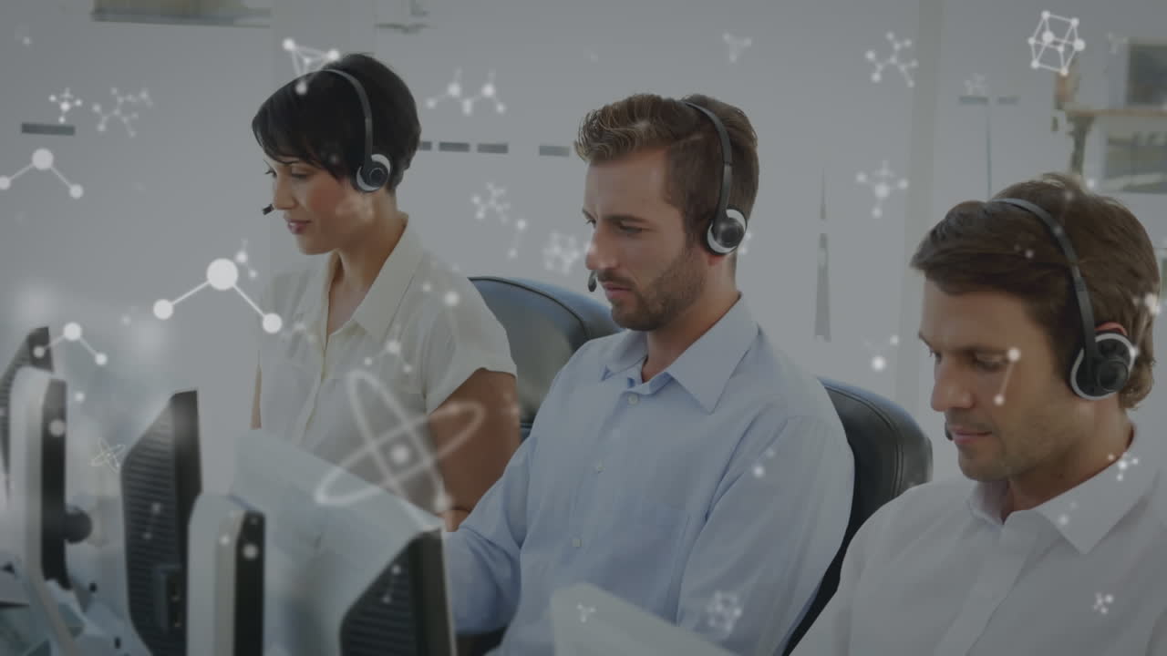 사무실에서 일하는 고객관리 임원들의 팀에 대해 떠다니는 분자 구조