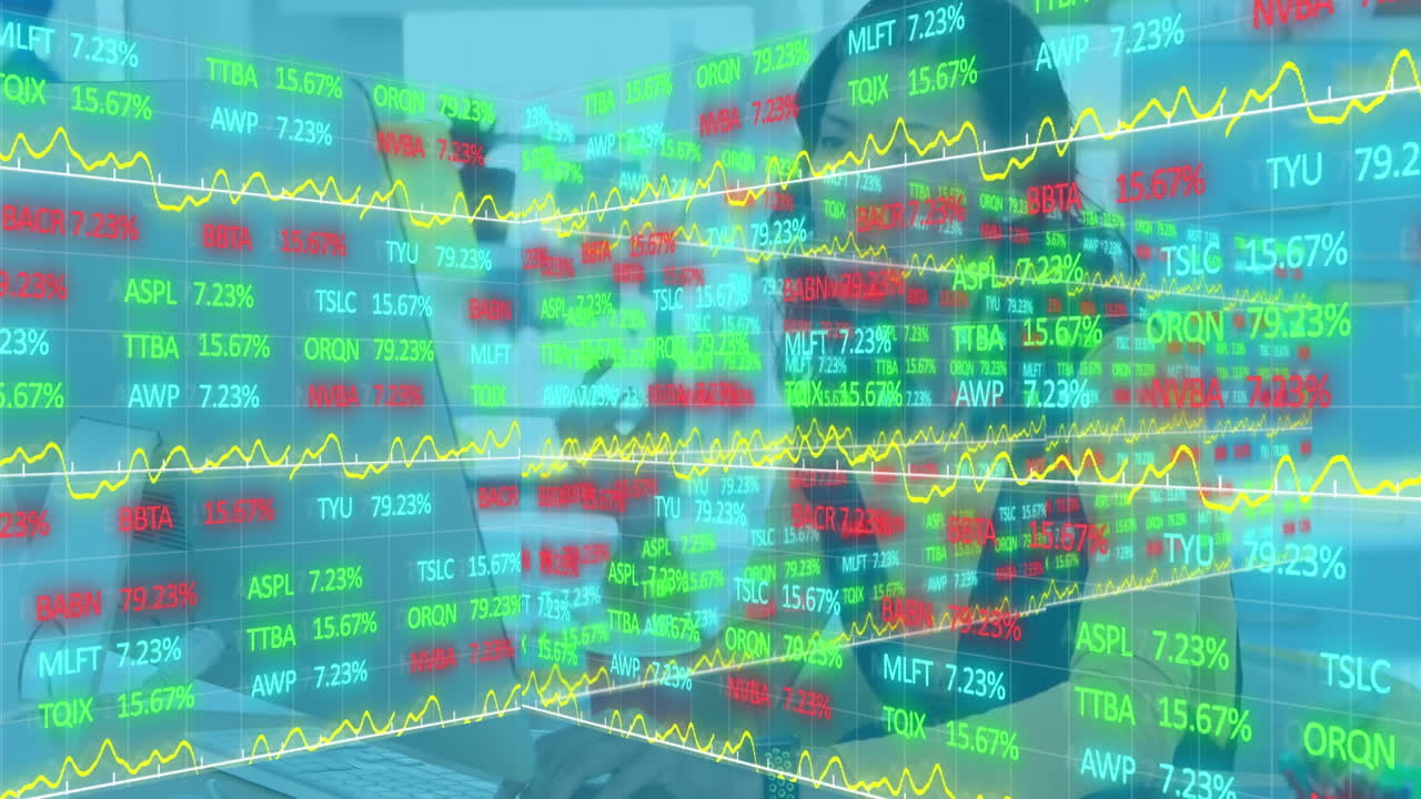 사무실에서 일하는 사업가 여성에 대한 금융 데이터 처리 애니메이션