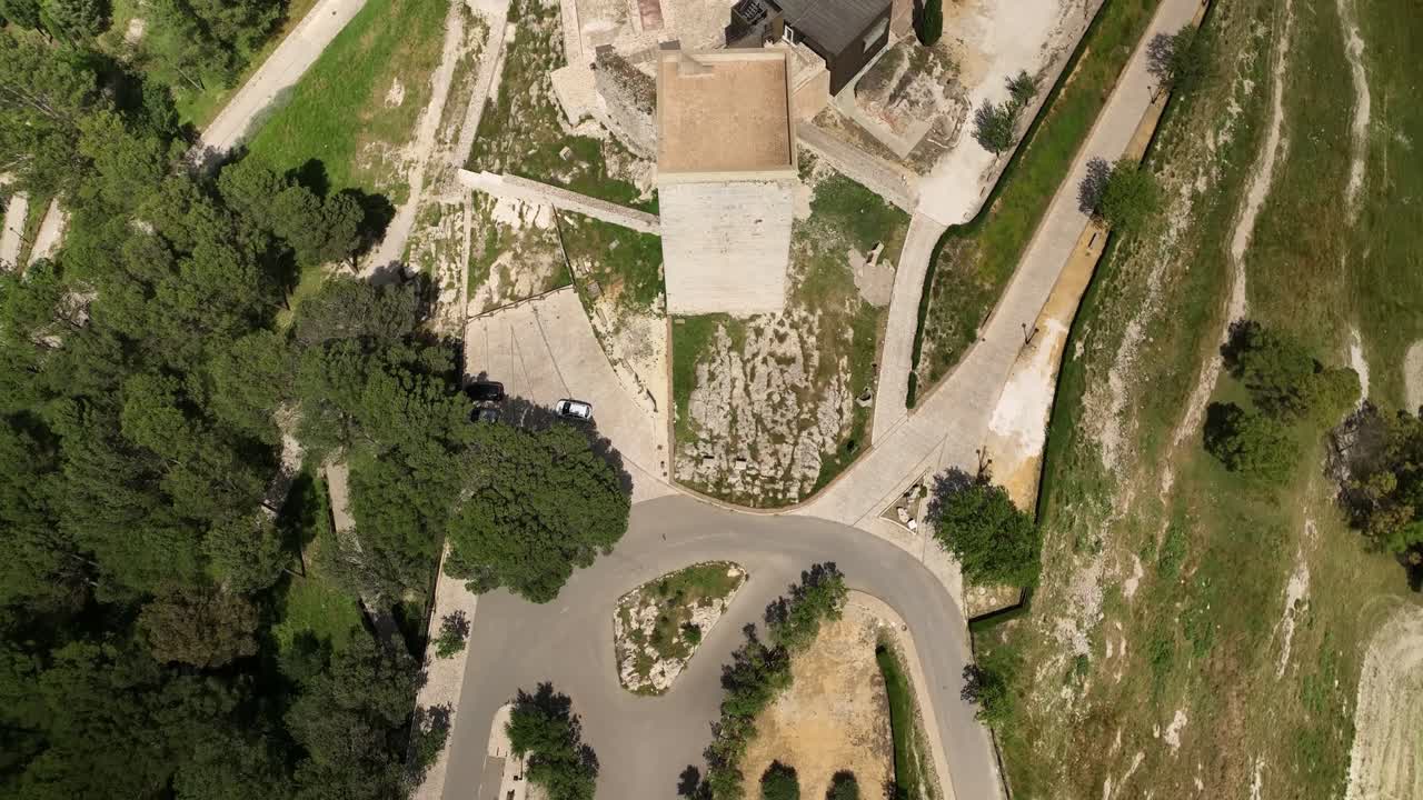pueblo andaluz donde se fabrican la mayoría de los polvorones que se consumen en toda españa y el extranjero vídeo realizado por el mavic 3 en c4k y sin corrección de color