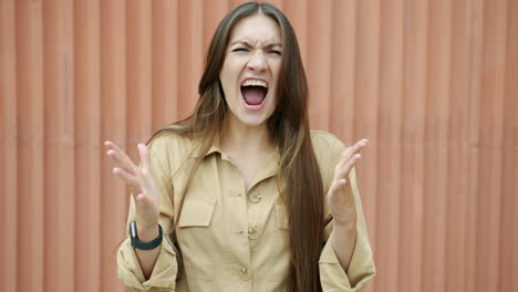 mujer enojada