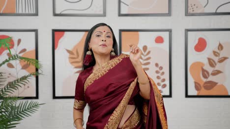 Indian-woman-slow-dancing-and-grooving