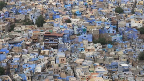 Jodhpur-(auch-Blaue-Stadt)-Ist-Die-Zweitgrößte-Stadt-Im-Indischen-Bundesstaat-Rajasthan-Und-Offiziell-Die-Zweitgrößte-Metropole-Des-Bundesstaates.