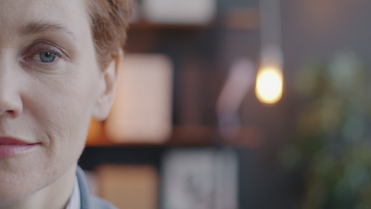 여자 의 클로즈업 초상화