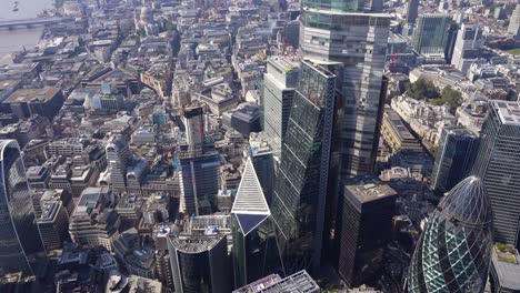 Vista-Aérea-De-Este-A-Oeste-De-Las-Torres-De-La-Ciudad-De-Londres.