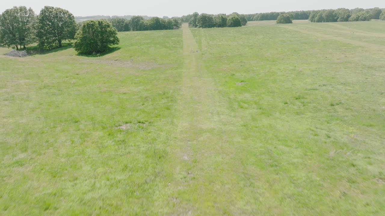 антенна над открытым стрельбищем в лич, штат оклахома в солнечный день