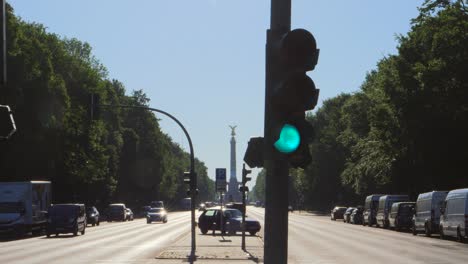 looking down freeway to victory column