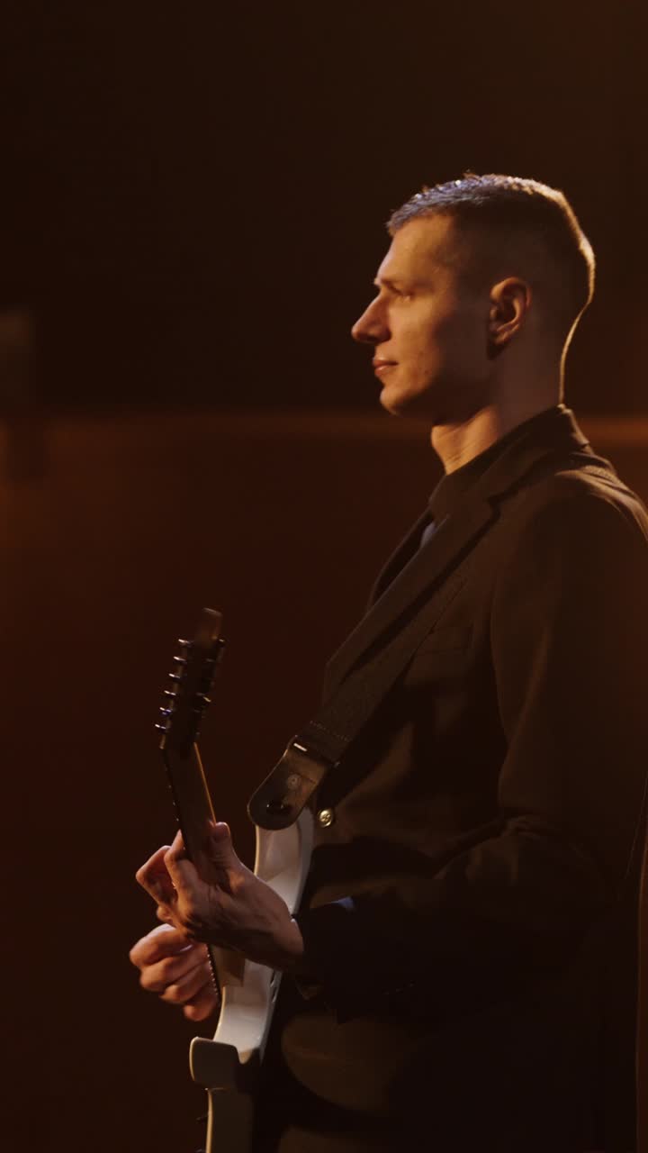 guitarrista en el escenario