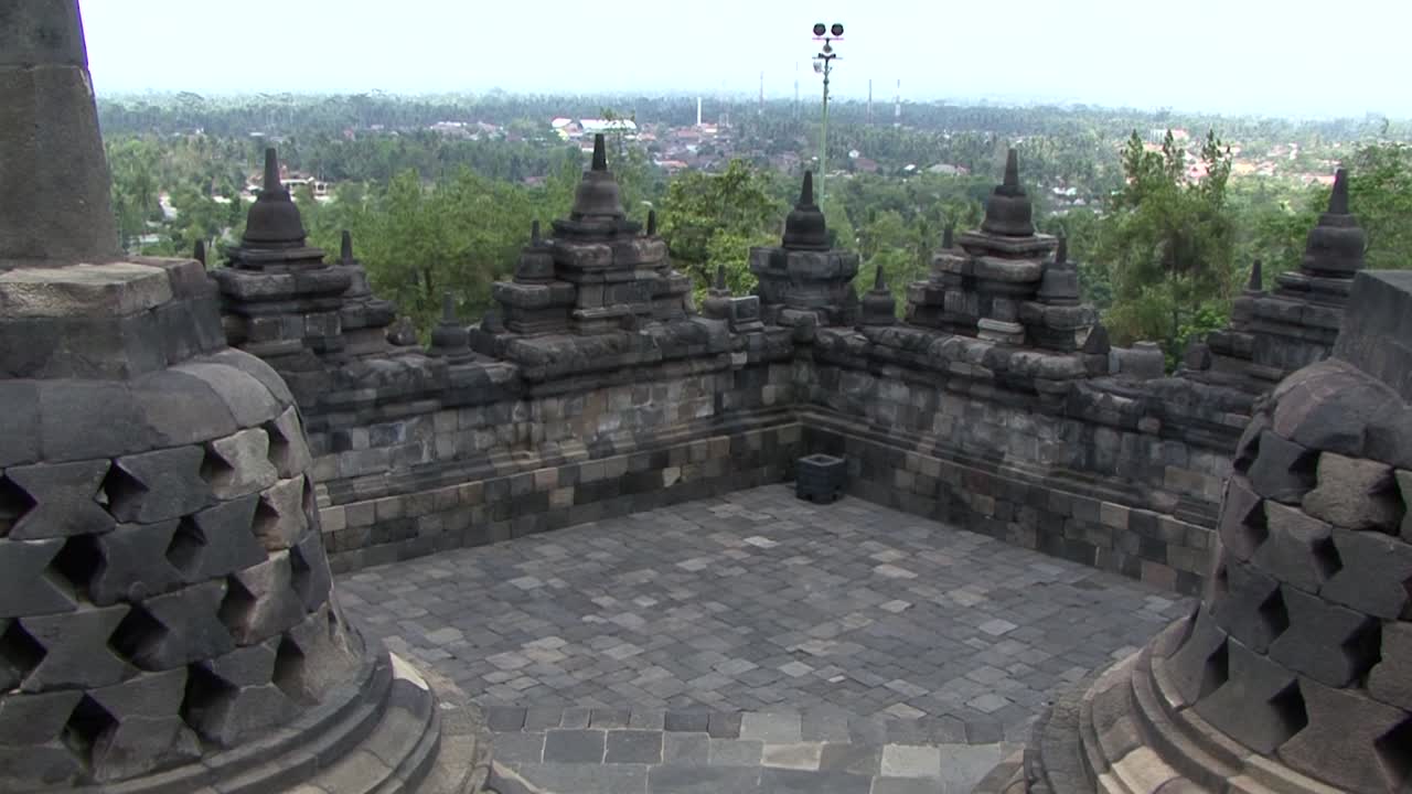 Stupa e dintorni del Tempio di Borobudur, Sito Patrimonio dell'Umanità UNESCO, Giava Centrale, Indonesia, Tempio buddista.