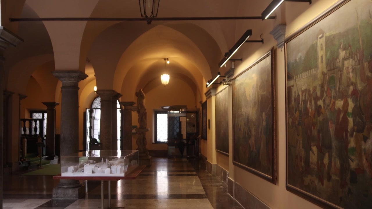 Galleria d'arte interna nell'edificio del municipio a Lubiana, Slovenia