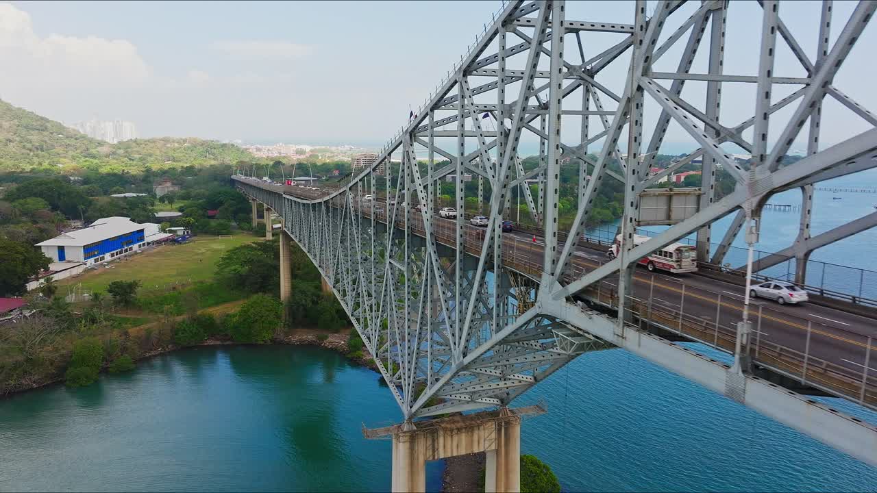 Aerial view of the Americas bridge heading towards the city