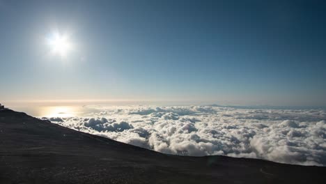 timelapse de 4k de las nubes junto al cráter haleakala