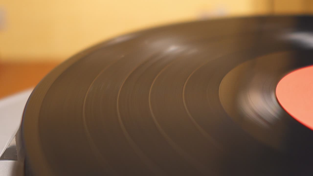 회전하는 비닐 디스크 클로즈업